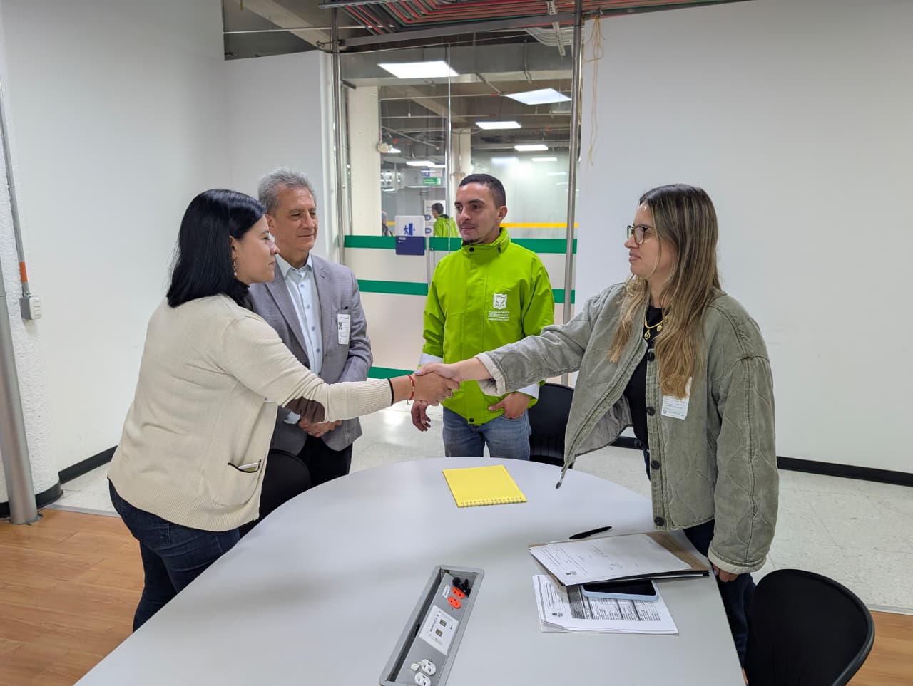 Equipo del Centro de Conciliación atendiendo a ciudadanía en una jornada de conciliación