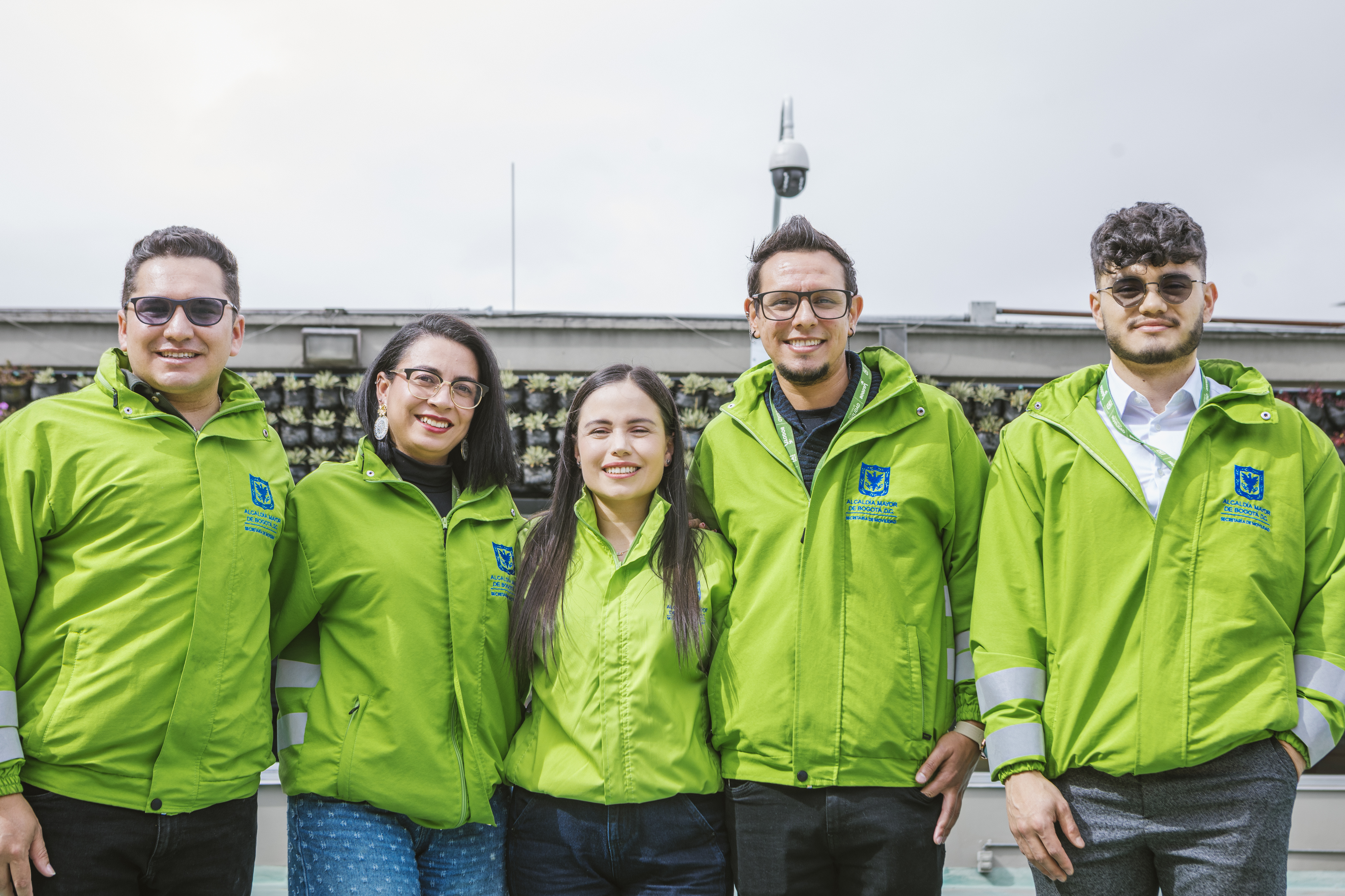 Funcionarios participando en actividad efr de la SDM (Imagen 4 de 8)