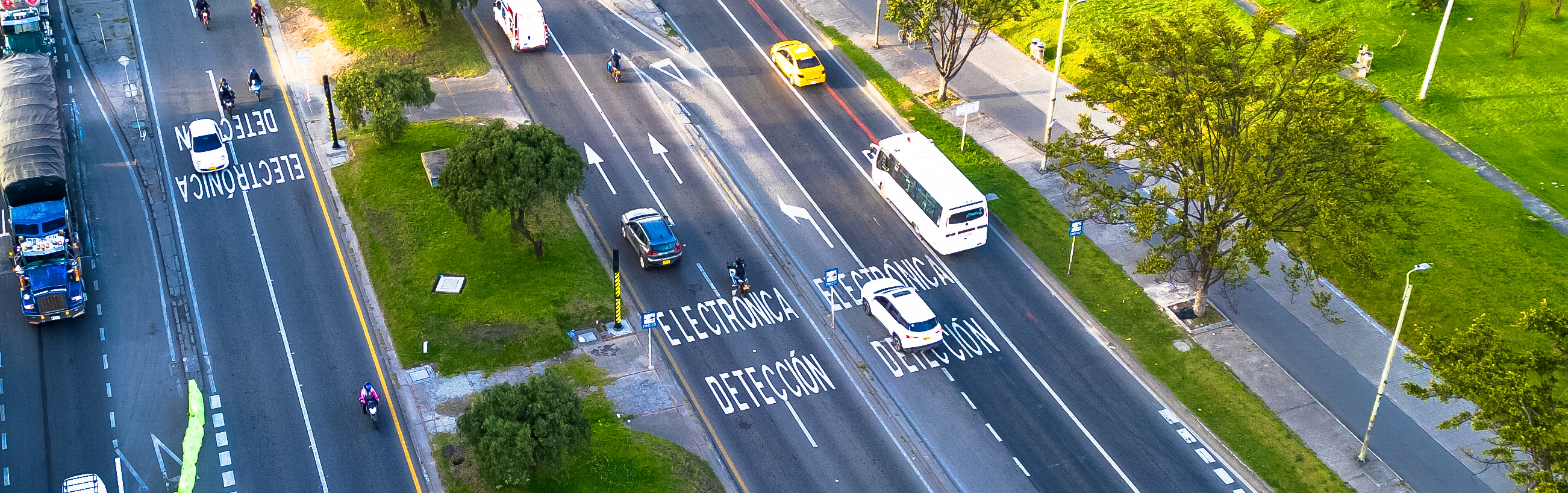 Demarcación en la vía indicando zona de fotodetección
