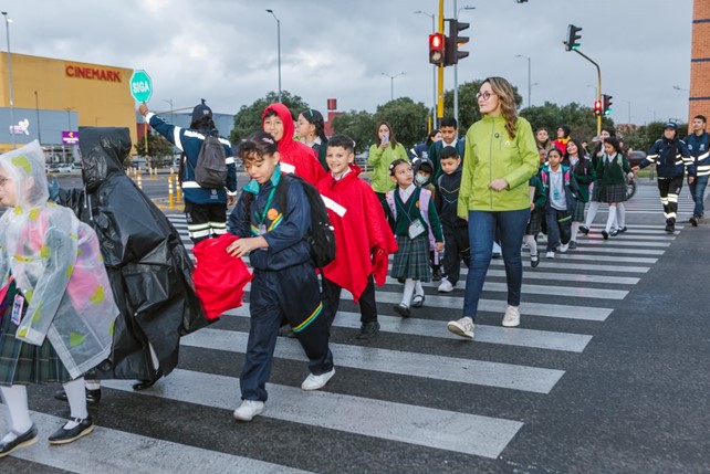 Más de un millón de recorridos escolares a pie: el balance de Ciempiés Caminos Seguros desde 2024
