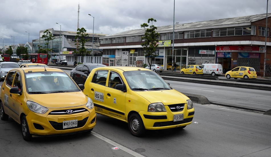 Distrito actualiza tarifas para los servicios de taxis, estacionamientos y  pico y placa solidario | Secretaría Distrital de Movilidad